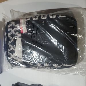 Thirty-one On The Double Set Black Links